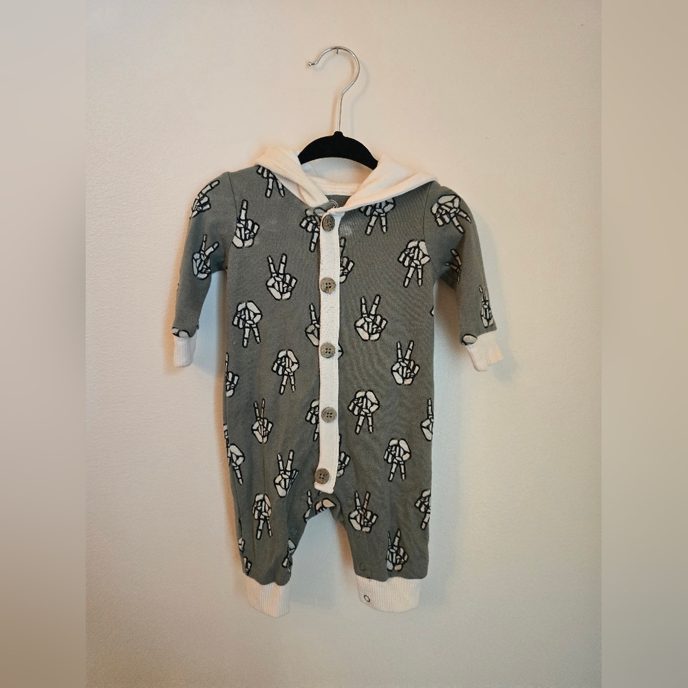 0-3m Skeleton Hand One-Piece, Halloween